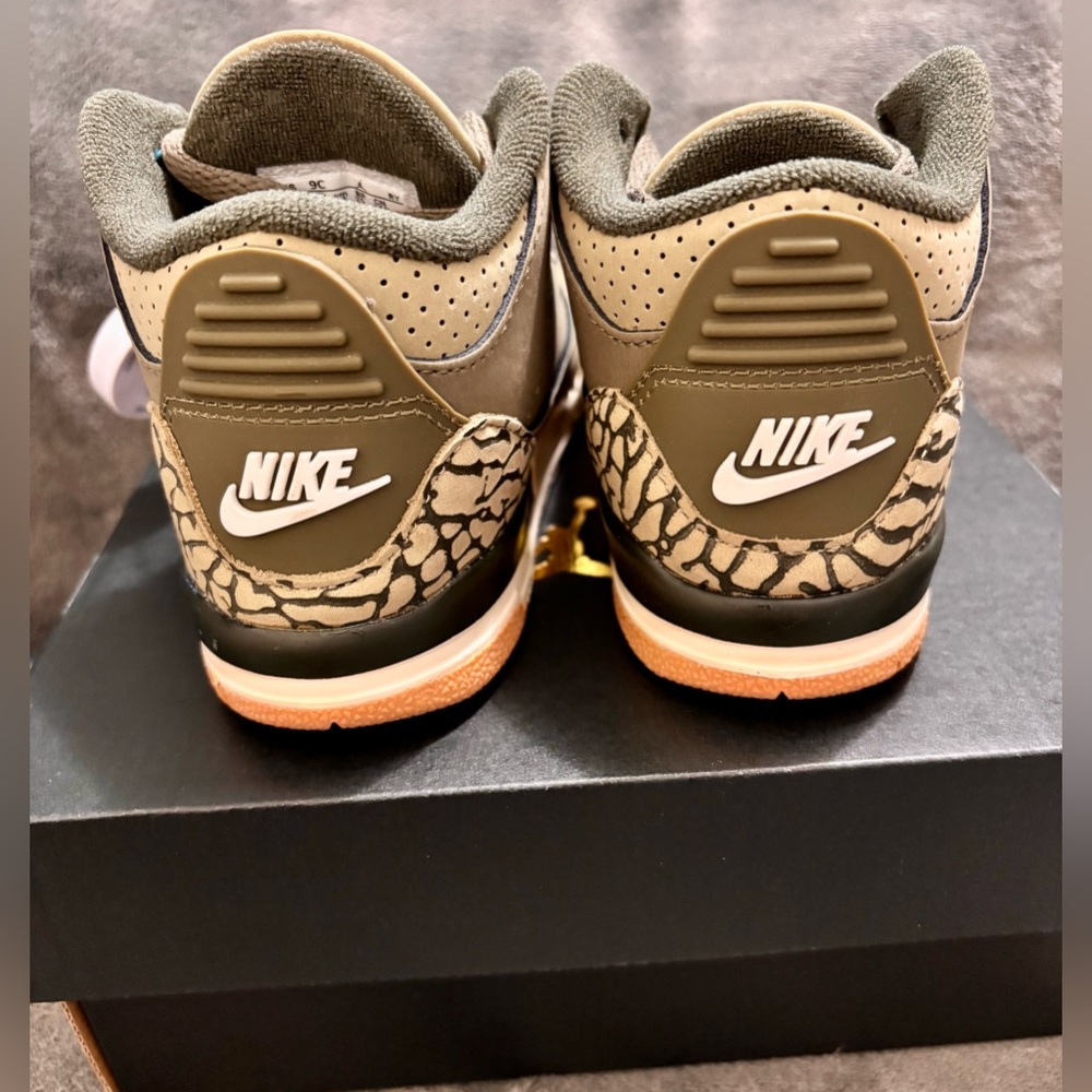 👟 New in Box Jordan 3 Family Affair Olive size 9 Toddler - Picture 7 of 10